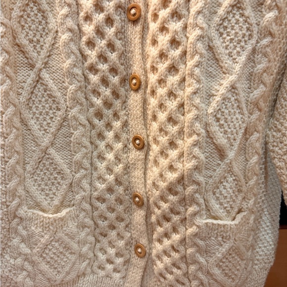 Blarney Woolen Mills Cable Knit Cream Sweater - Picture 2 of 5